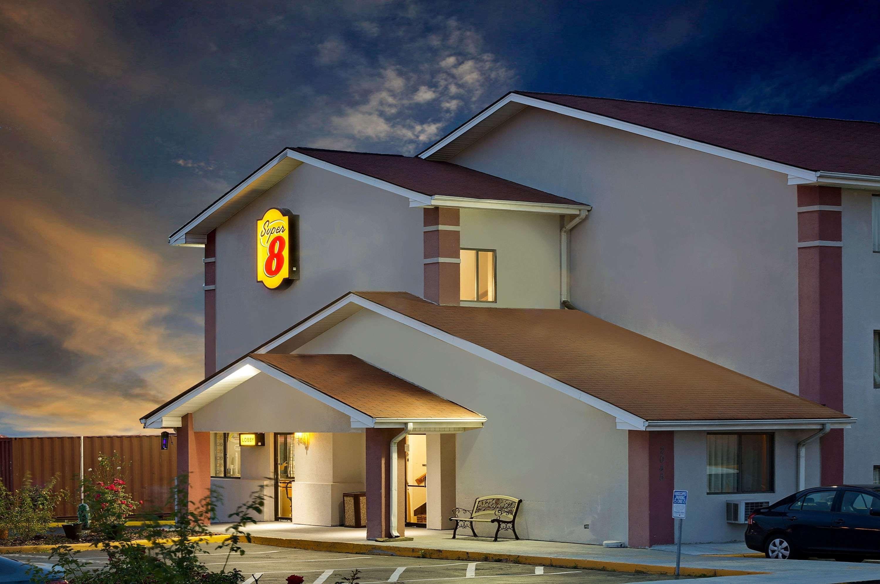 Super 8 By Wyndham Waynesboro Hotel Екстериор снимка