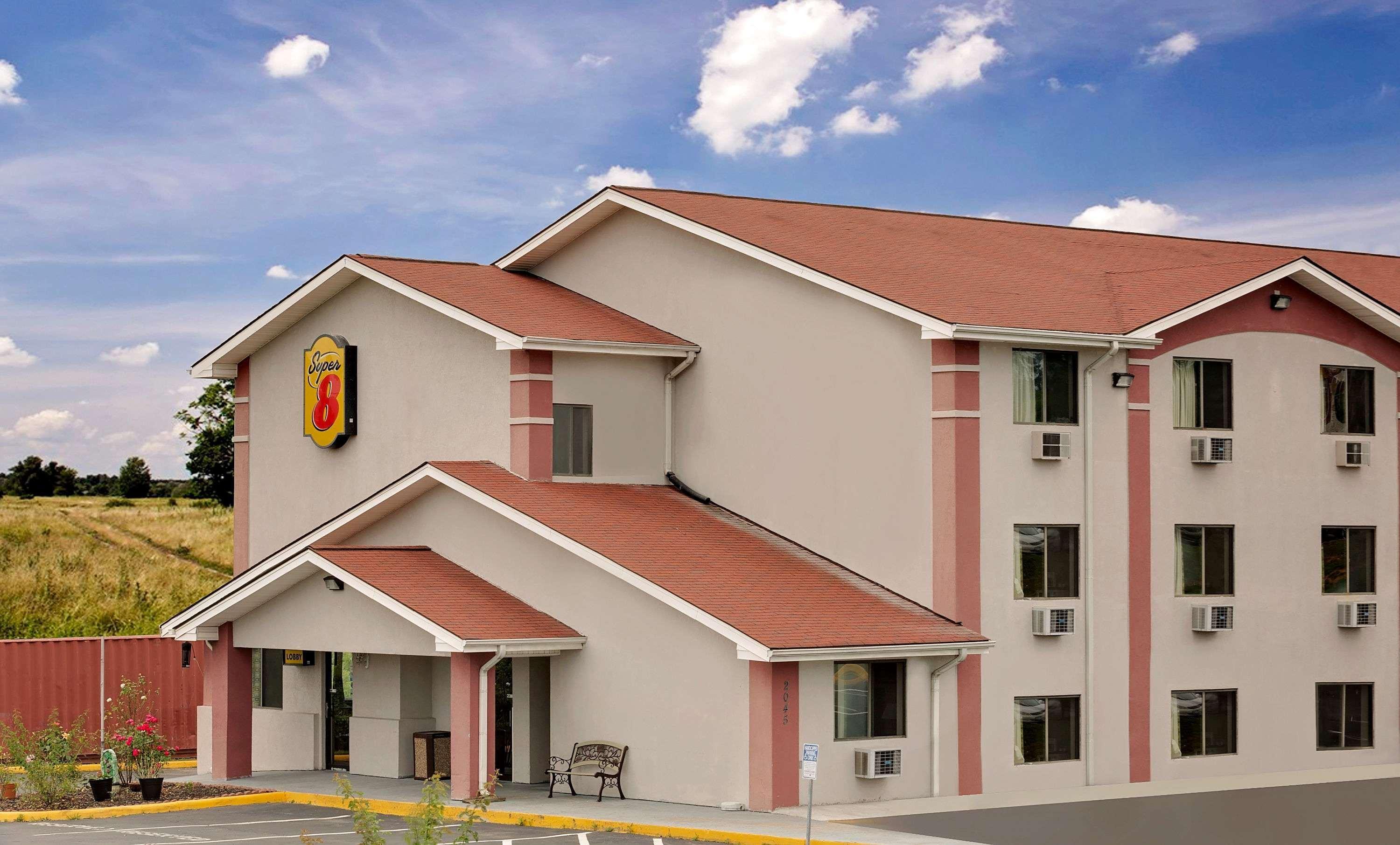 Super 8 By Wyndham Waynesboro Hotel Екстериор снимка